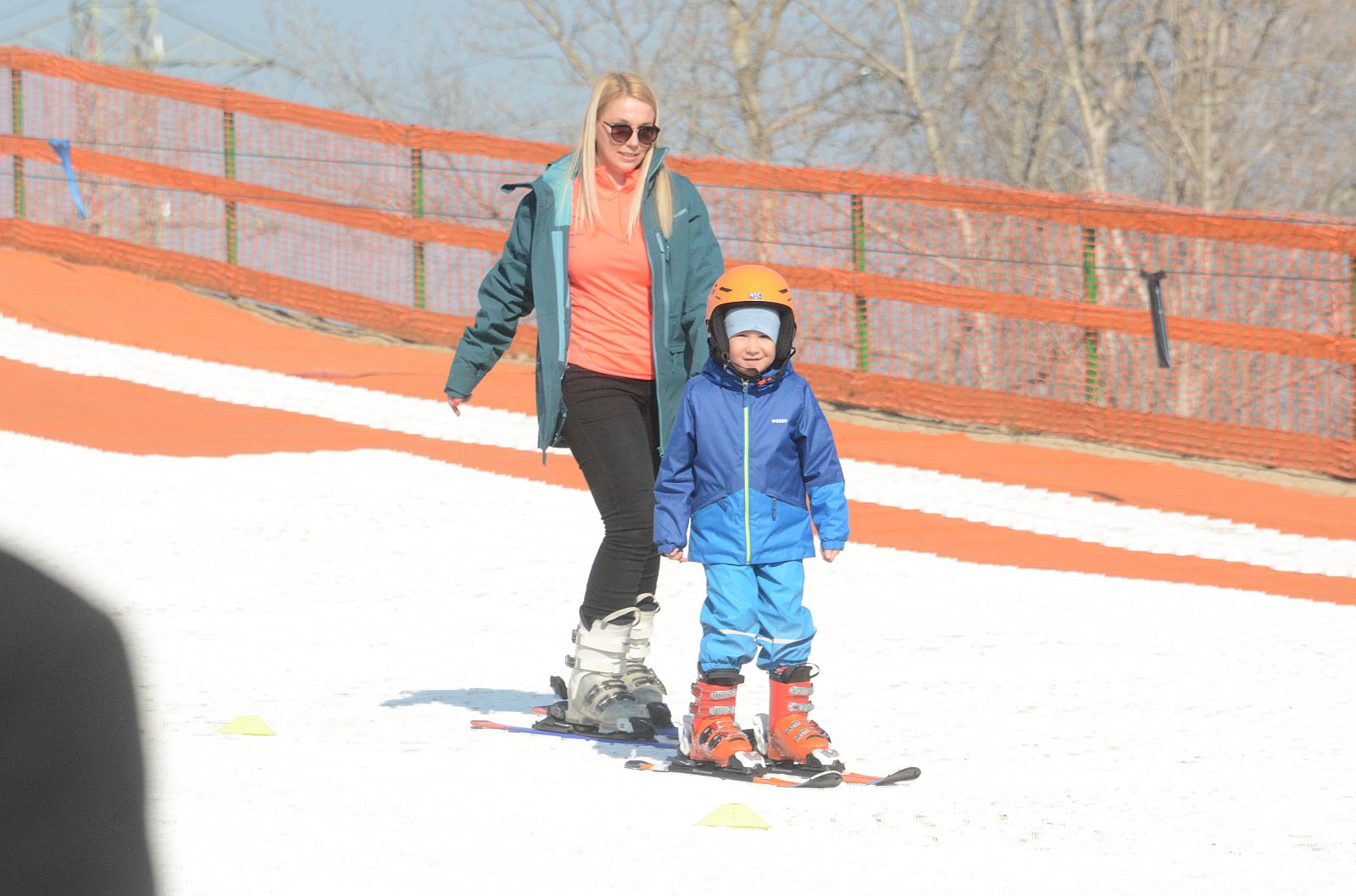 Sítanpályát adtak át Székesfehérváron a Csucskai utcában